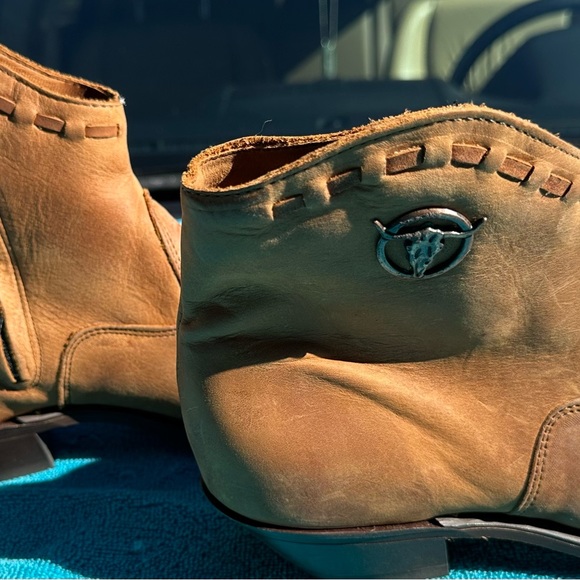 Booties. Great shape - Picture 3 of 4